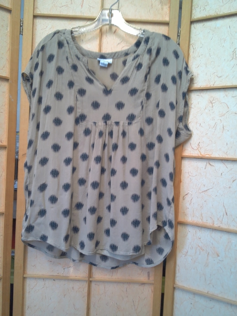Liz Claiborne Women's Polka Dot V-Neck Blouse - Taupe/Black Size Xl